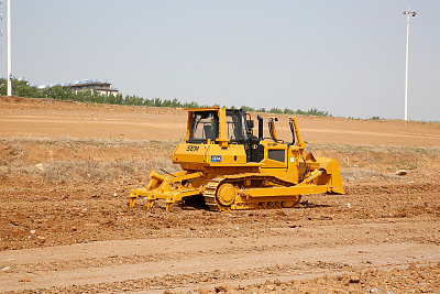 Бульдозер SEM 818F